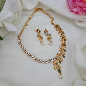 Awesome Leafy Design Necklace