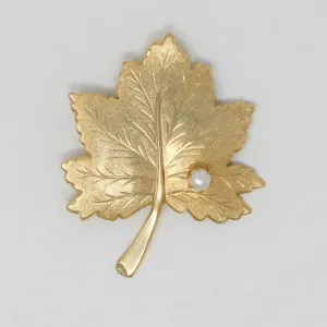 Brooch / Pin, Sarah Coventry, Maple Leaf with Faux Pearl, Gold Tone, Vintage