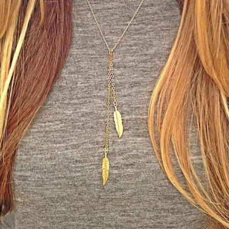 Double Leaf Modern Pendant Necklace in Gold