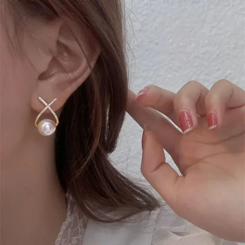 Fashion Exquisite Rhinestone Decor Ear Cuff earring for Woman  2023 New Arrival Christmas Gift stud earrings