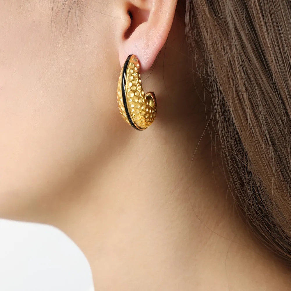 Golden Cashew Nut Earrings - Exquisite French Design for Women