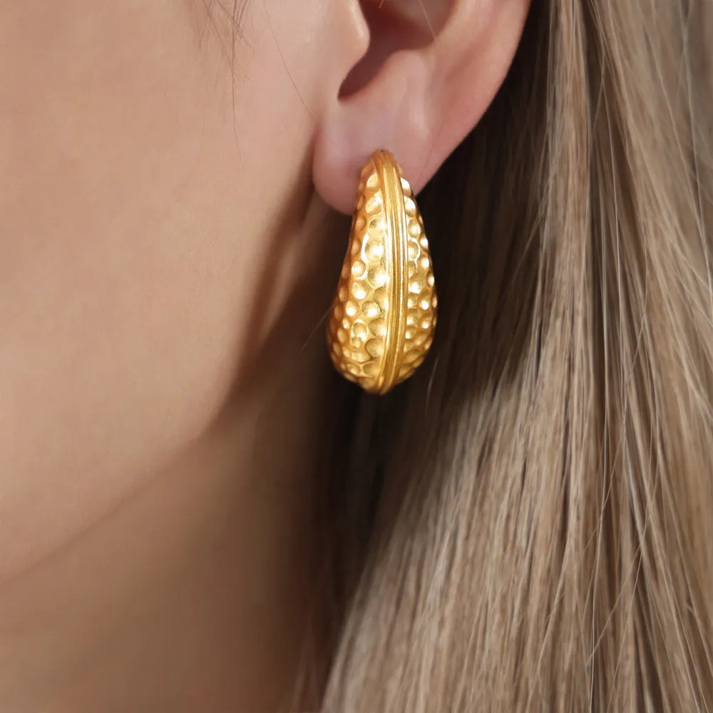 Golden Cashew Nut Earrings - Exquisite French Design for Women