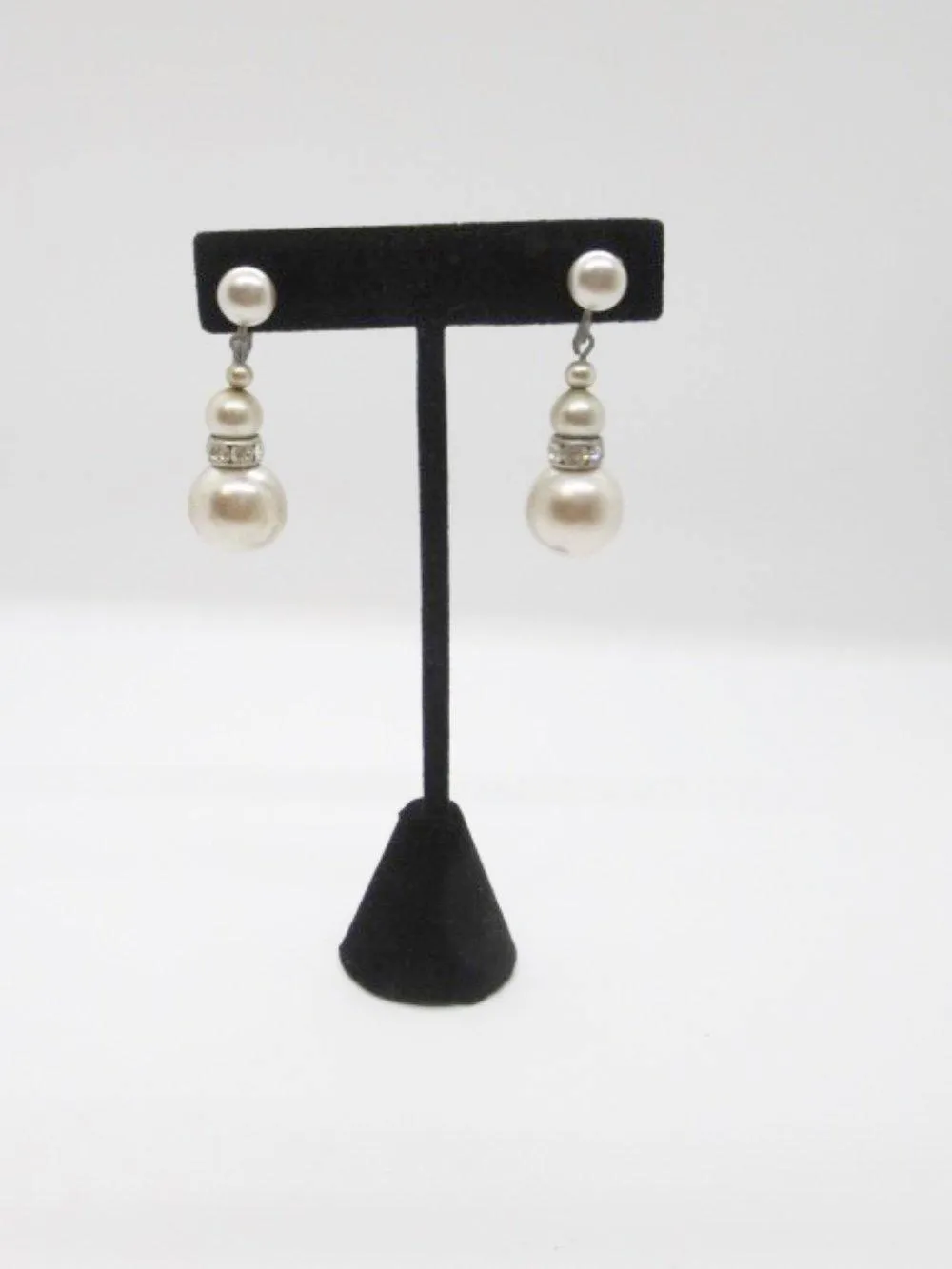 Lustrous Vintage Pearl Drop Earrings with Sparkle