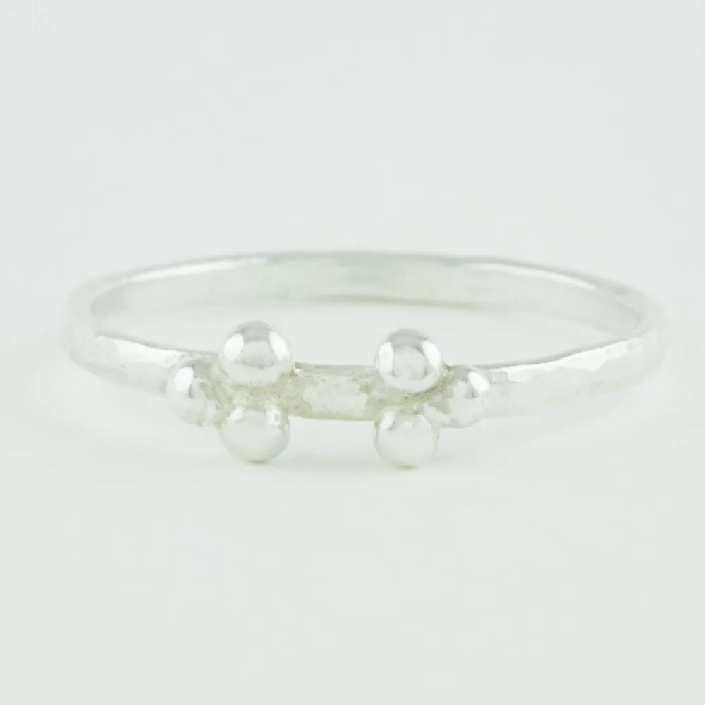 Nell Delicate granulation ring