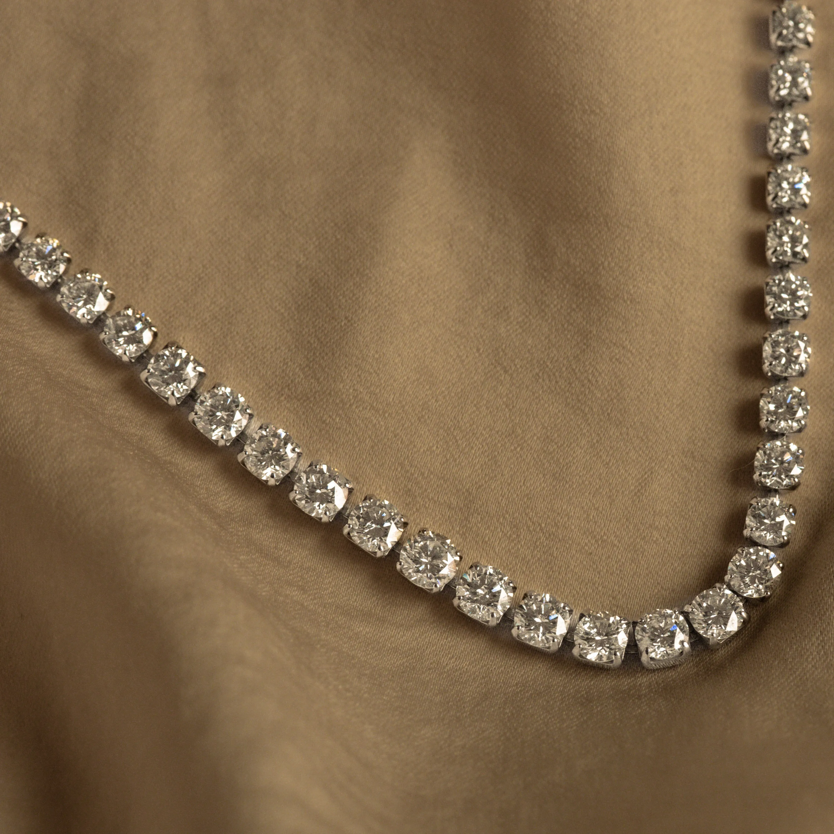 Platinum 10.95 Carat Total Weight Round Diamond Graduated Necklace