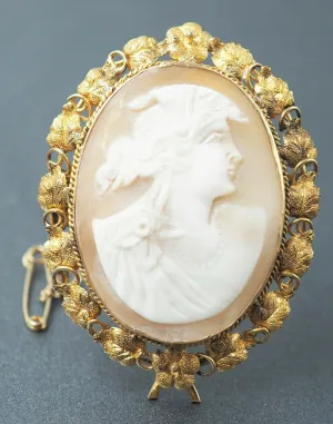 Shell Cameo 9ct Yellow Gold Brooch